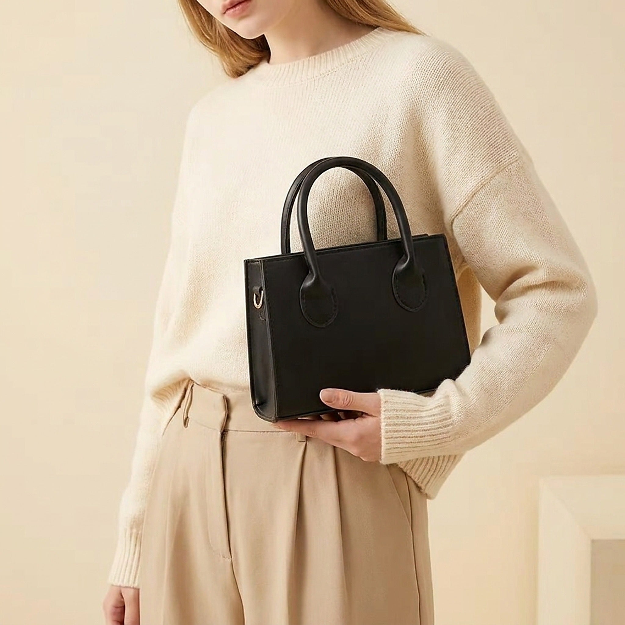 SORAVEA Sigrun Top-handle, black Top-handle, scale reference