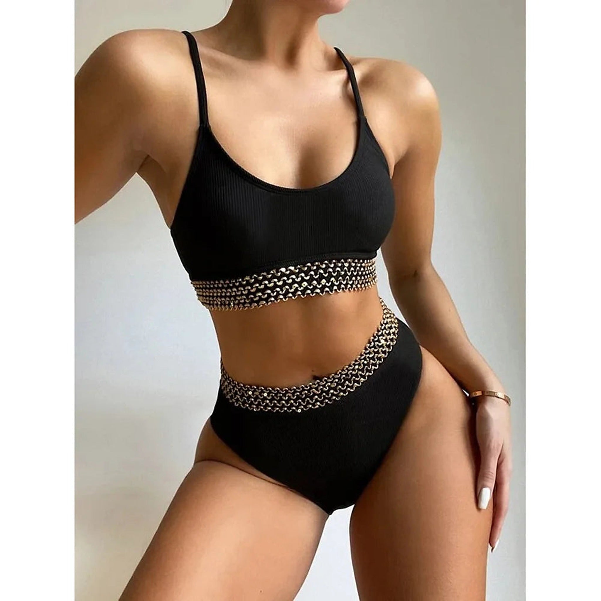SORAVEA Disa svart ribbad bikini med guldkedjeband