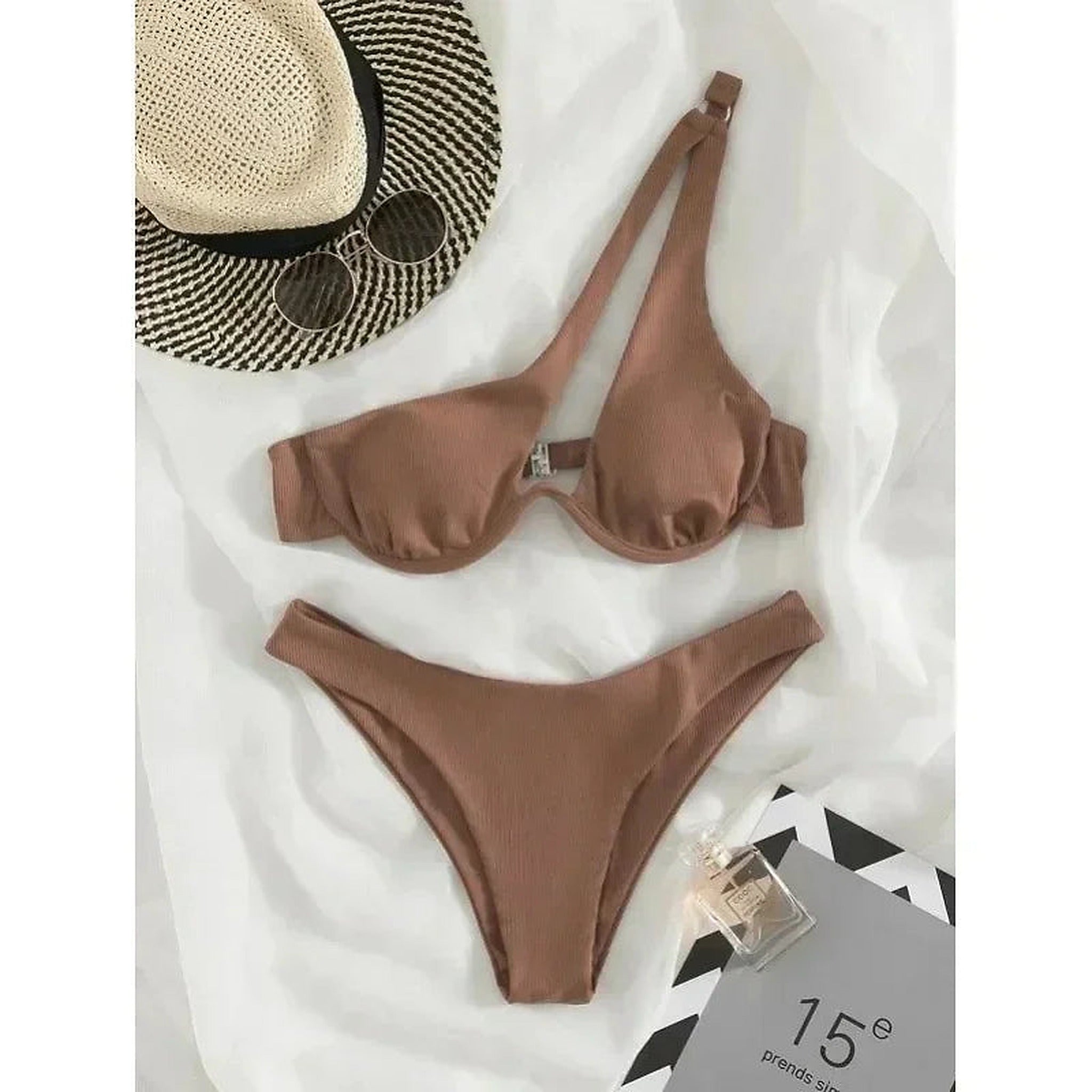 Vera enaxlad bikini styling helkropp